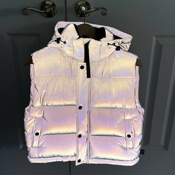 Aritzia Super Puff Vest - SOLD - Picture 4 of 4